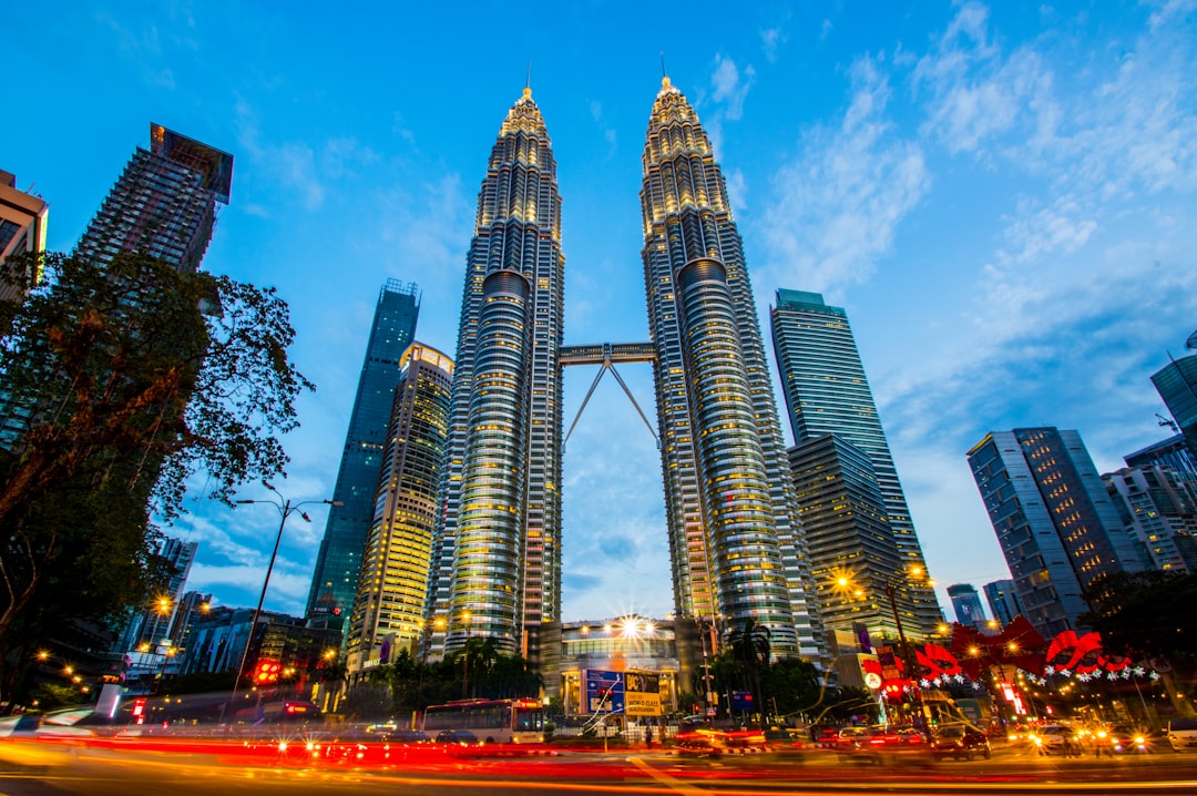CITY BREAK KUALA LUMPUR - CAT.PRIMERA SUP.