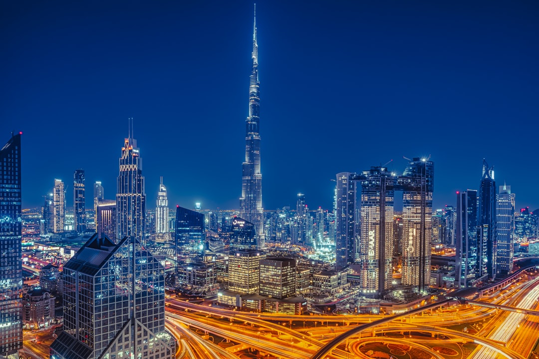 Dubai, Abu Dhabi y las tres religiones incluyendo Casa de la familia Abrahámica y templo Hindú